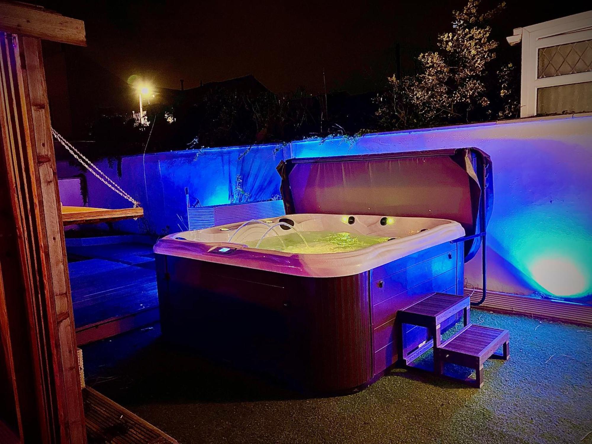 Sleeps10-Parking-Garden-Hottub-Petfriendly Villa Blackpool Exterior photo